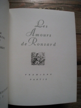 RONSARD (Pierre de) ; HUMBERT, Paulette (il.) Les Amours. Paris, Union latine d\'Éditions, 1950. 2 t. reliés sous étui.