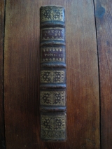 PETRONE. LAVAUR (trad.) Histoire secrette de Neron, ou le festin de Trimalcion, traduit de Petrone, avec des notes historiques par M. Lavaur. Paris, Etienne Ganeau et G.-F. Quillau Fils, 1726. 2 tomes reliés en un volume in-8.